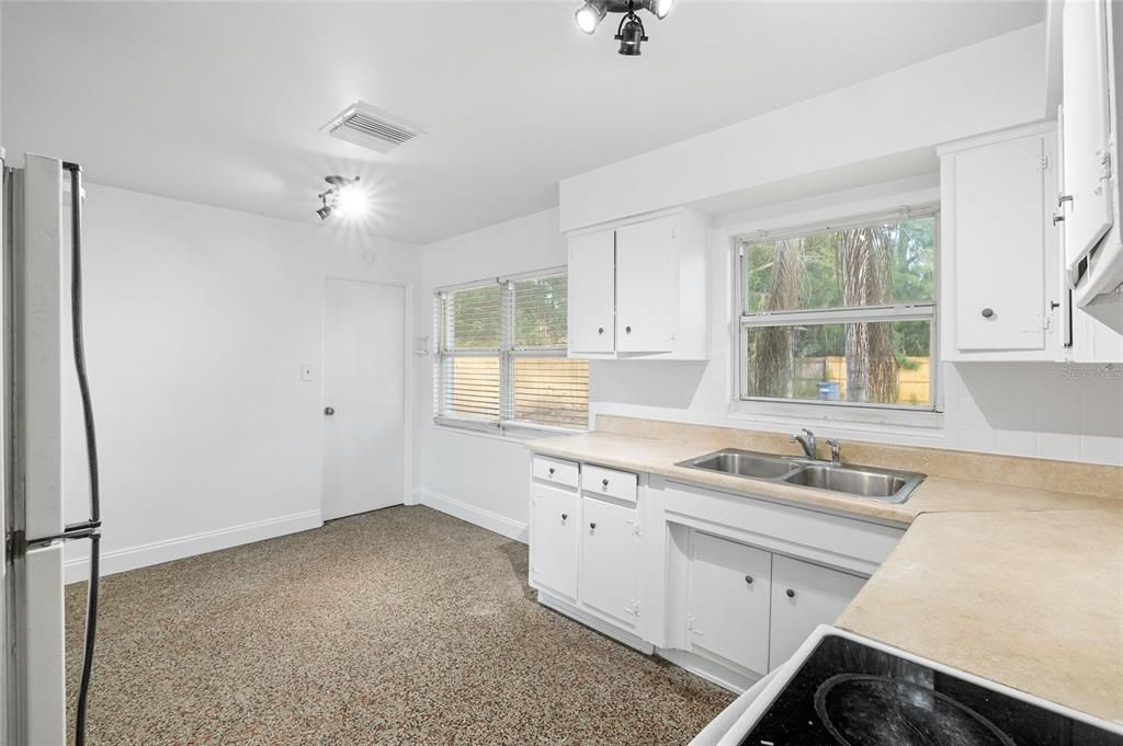 En Venta: $240,000 (2 camas, 1 baños, 816 Pies cuadrados)