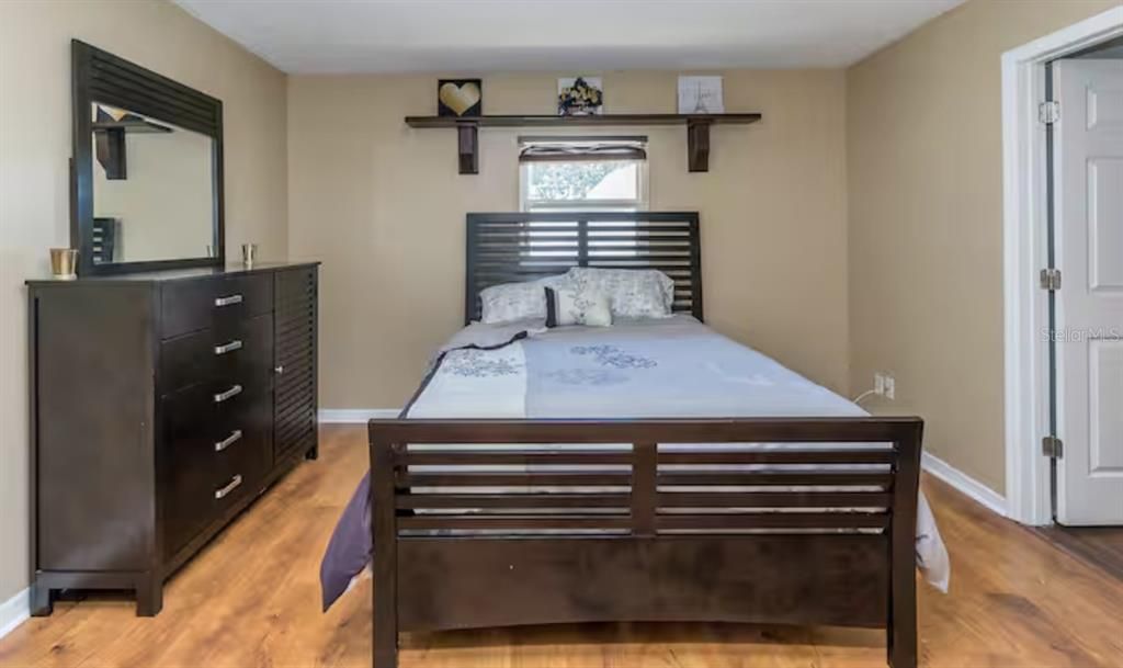 En Venta: $449,000 (4 camas, 2 baños, 1831 Pies cuadrados)