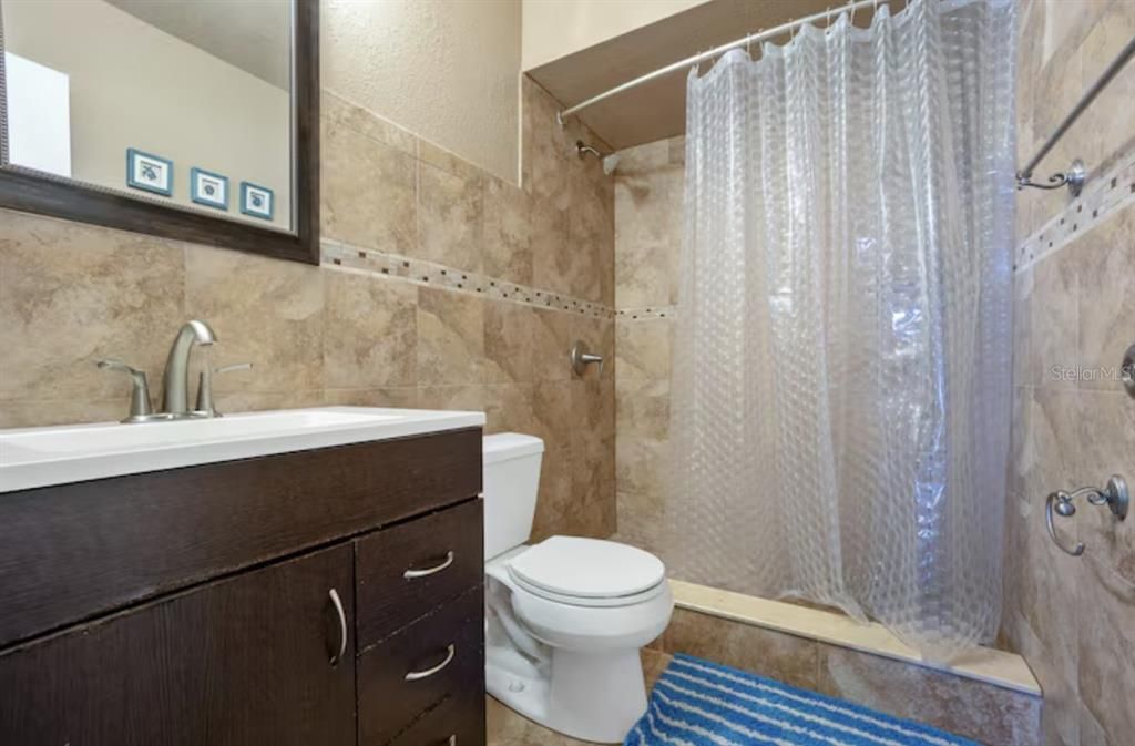 En Venta: $449,000 (4 camas, 2 baños, 1831 Pies cuadrados)