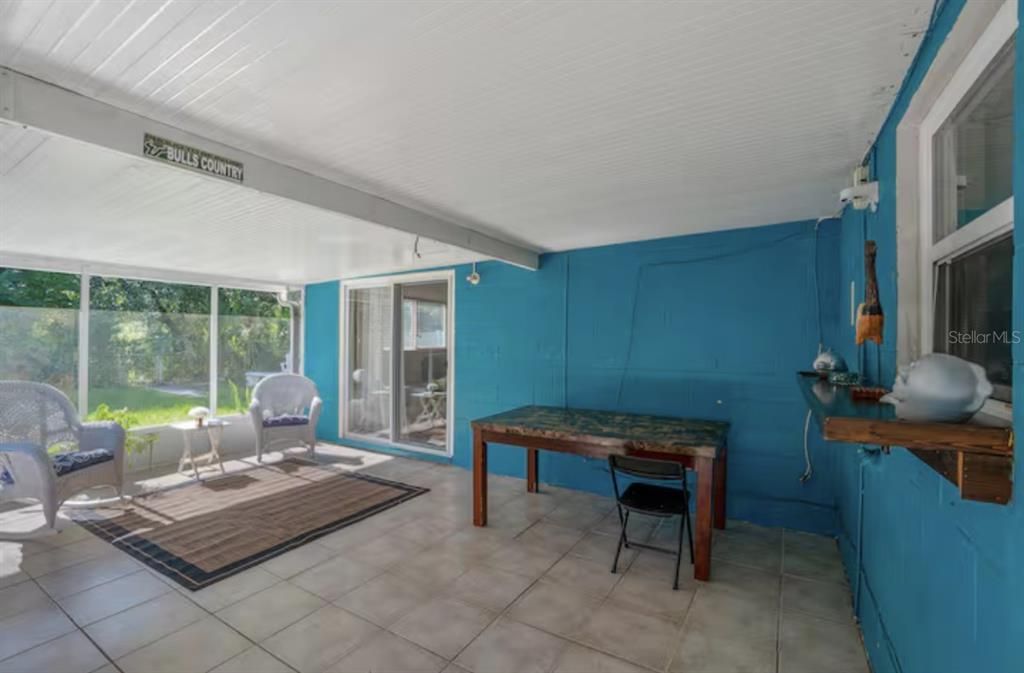 En Venta: $449,000 (4 camas, 2 baños, 1831 Pies cuadrados)