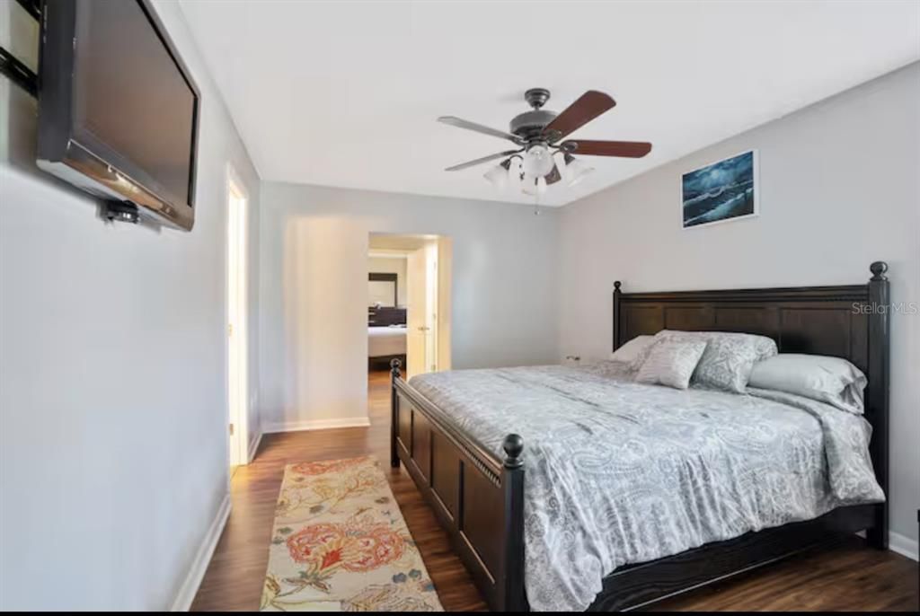 En Venta: $449,000 (4 camas, 2 baños, 1831 Pies cuadrados)