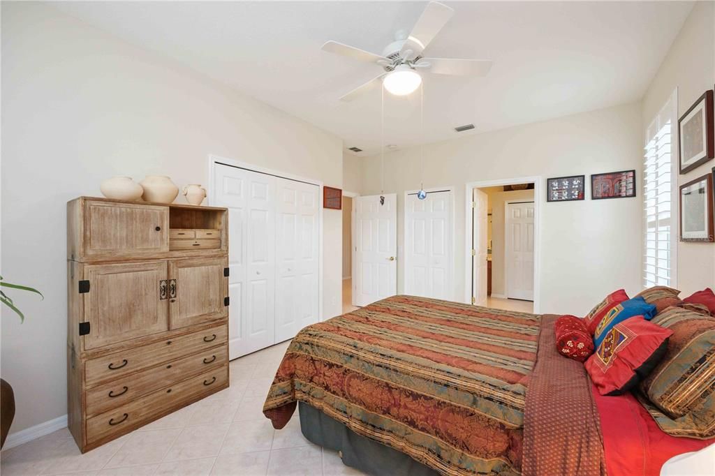 For Sale: $490,000 (2 beds, 2 baths, 1841 Square Feet)