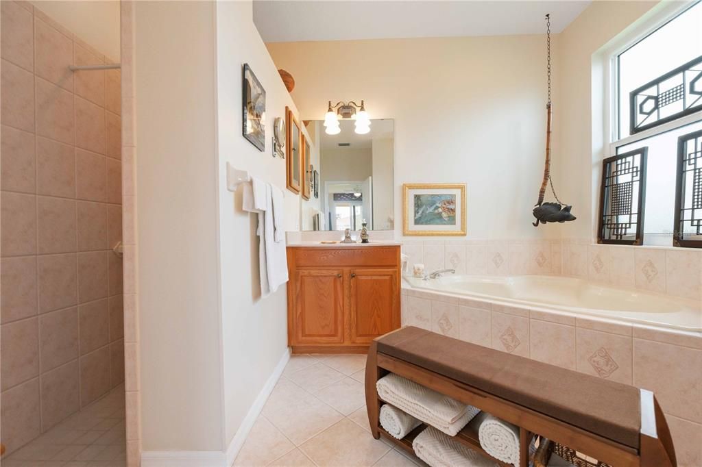 For Sale: $490,000 (2 beds, 2 baths, 1841 Square Feet)