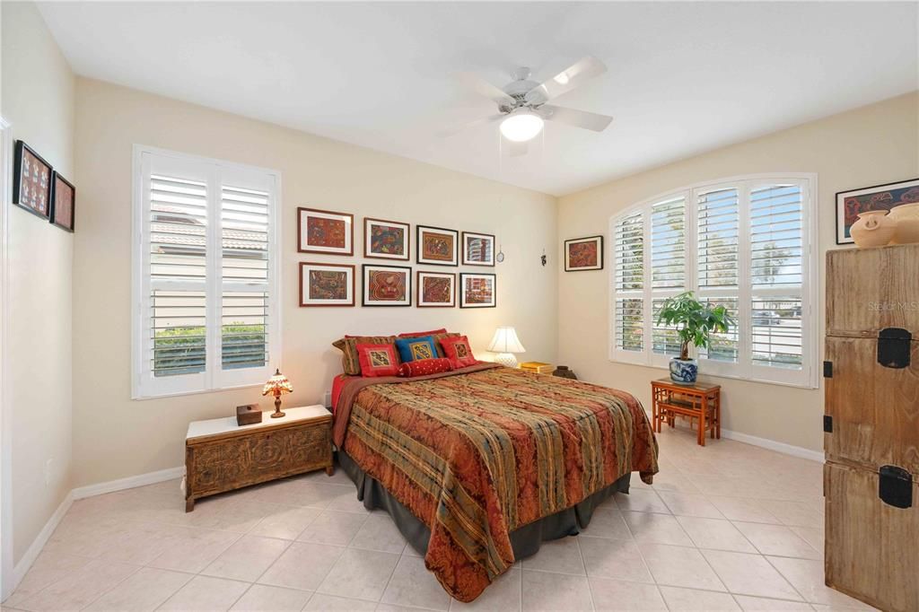 For Sale: $490,000 (2 beds, 2 baths, 1841 Square Feet)