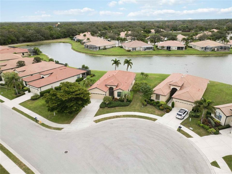 For Sale: $490,000 (2 beds, 2 baths, 1841 Square Feet)