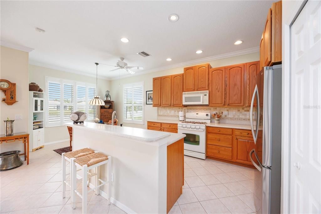 For Sale: $490,000 (2 beds, 2 baths, 1841 Square Feet)