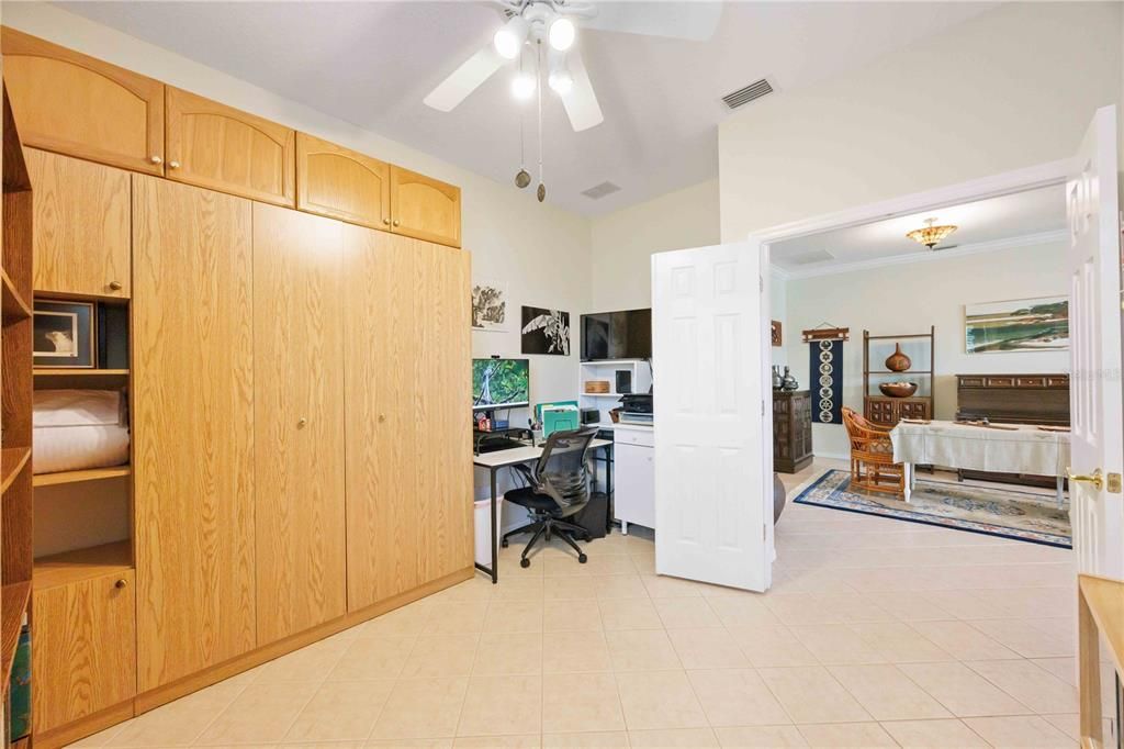 For Sale: $490,000 (2 beds, 2 baths, 1841 Square Feet)