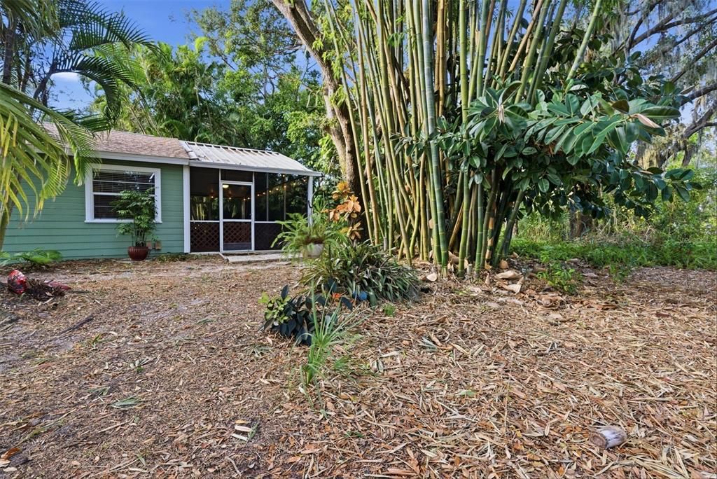 For Sale: $350,000 (3 beds, 2 baths, 1237 Square Feet)