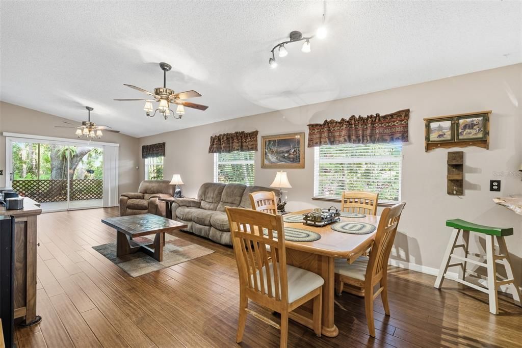 For Sale: $350,000 (3 beds, 2 baths, 1237 Square Feet)