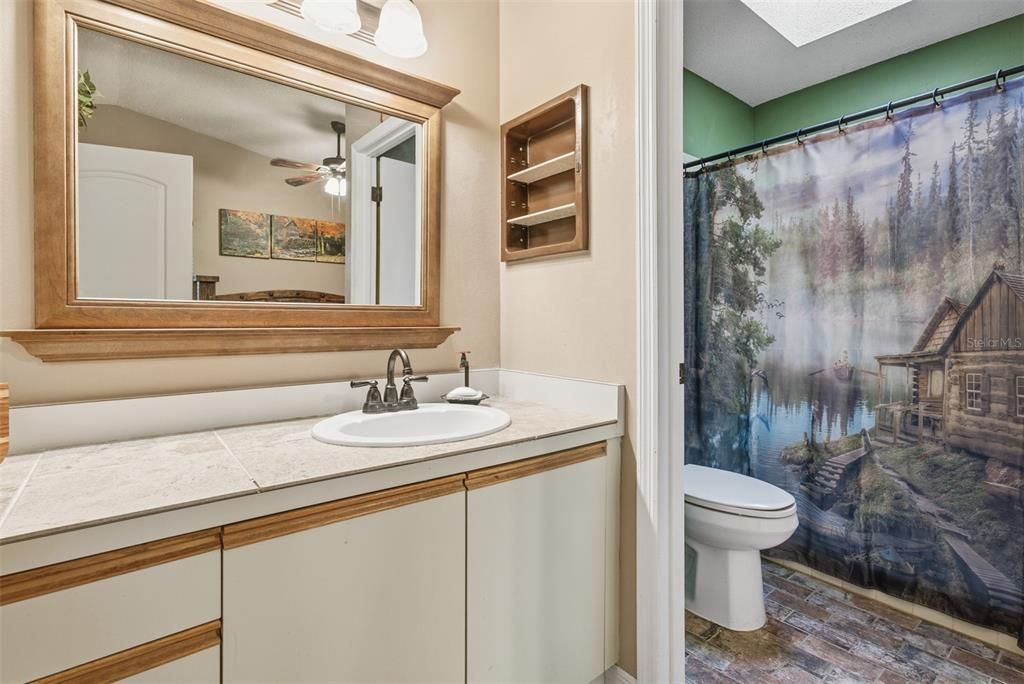 For Sale: $350,000 (3 beds, 2 baths, 1237 Square Feet)