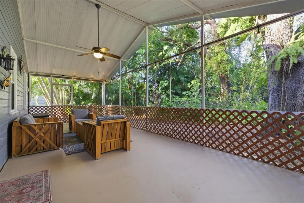 For Sale: $350,000 (3 beds, 2 baths, 1237 Square Feet)