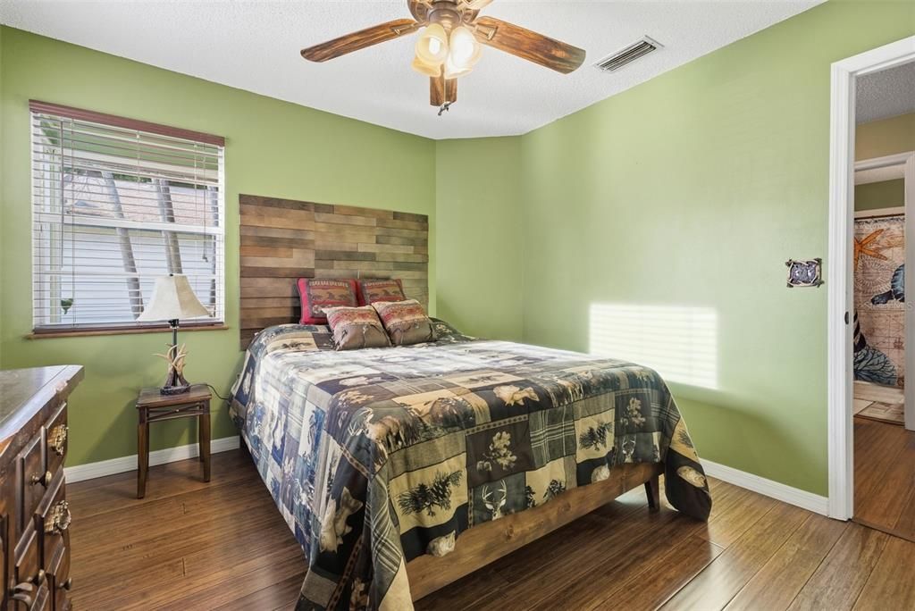 For Sale: $350,000 (3 beds, 2 baths, 1237 Square Feet)