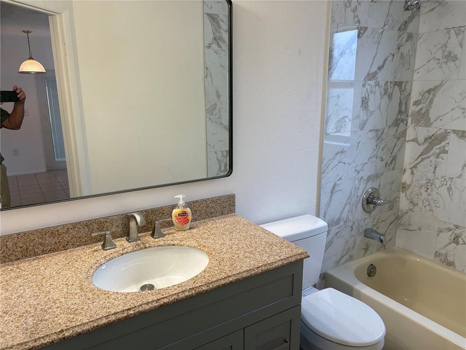 For Sale: $240,000 (2 beds, 2 baths, 945 Square Feet)