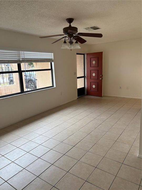 For Sale: $240,000 (2 beds, 2 baths, 945 Square Feet)