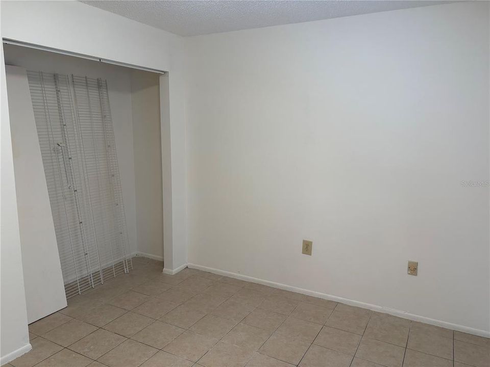 For Sale: $240,000 (2 beds, 2 baths, 945 Square Feet)