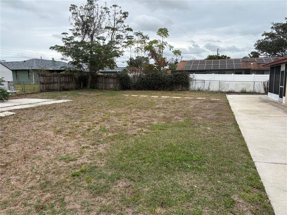 For Sale: $240,000 (2 beds, 2 baths, 945 Square Feet)