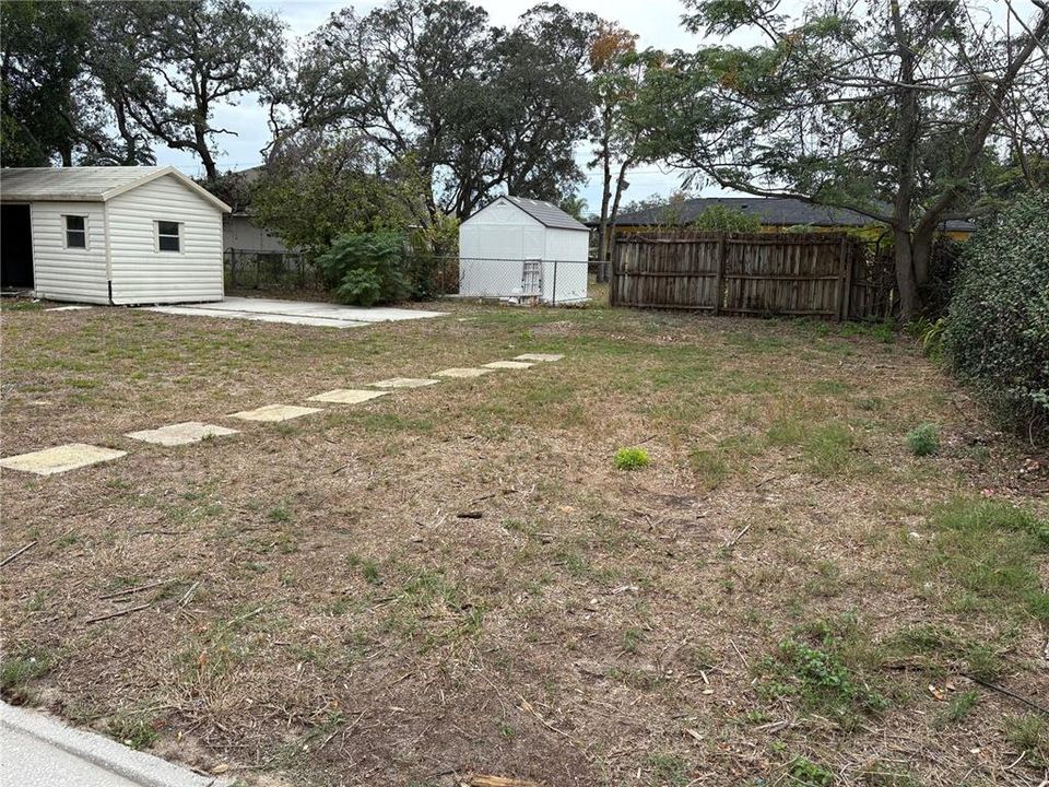 For Sale: $240,000 (2 beds, 2 baths, 945 Square Feet)