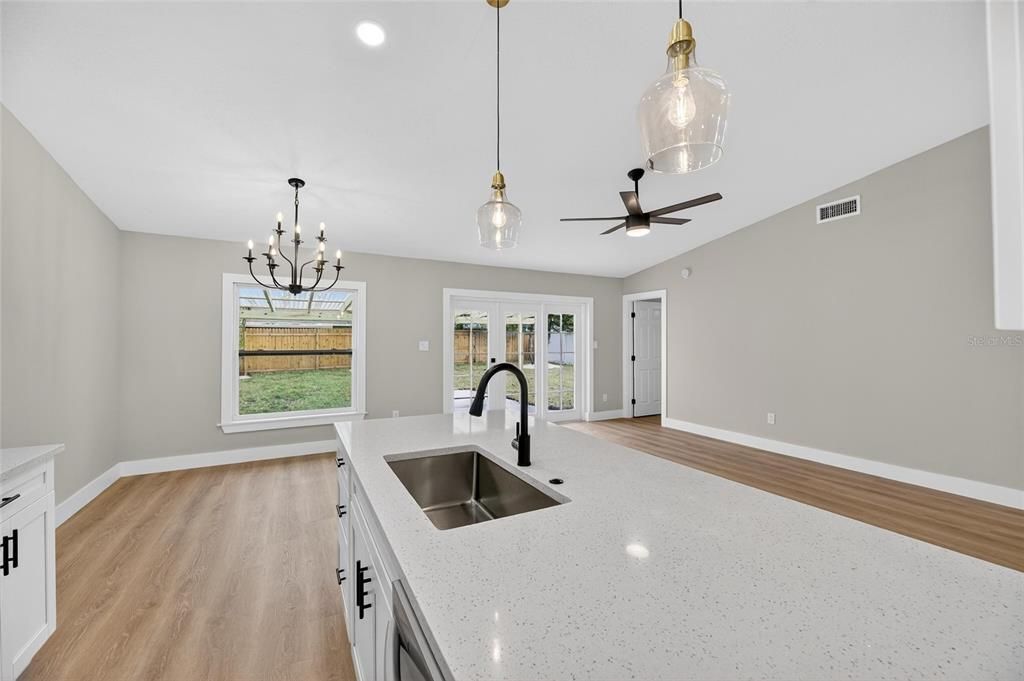 待售: $359,900 (3 贝兹, 2 浴室, 1224 平方英尺)