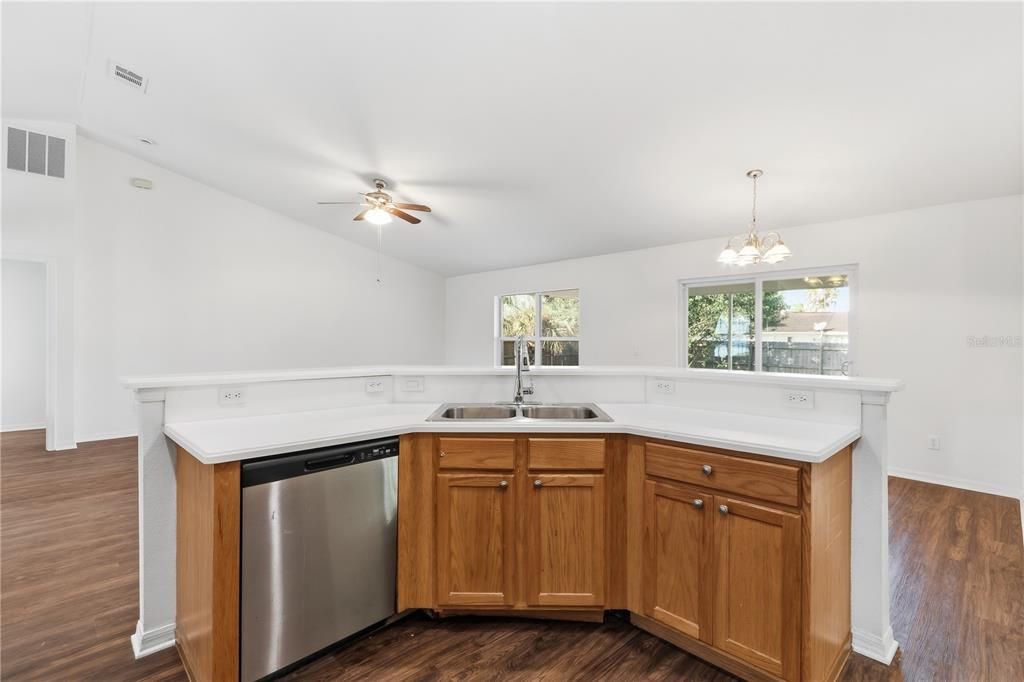 待售: $364,900 (3 贝兹, 2 浴室, 1986 平方英尺)