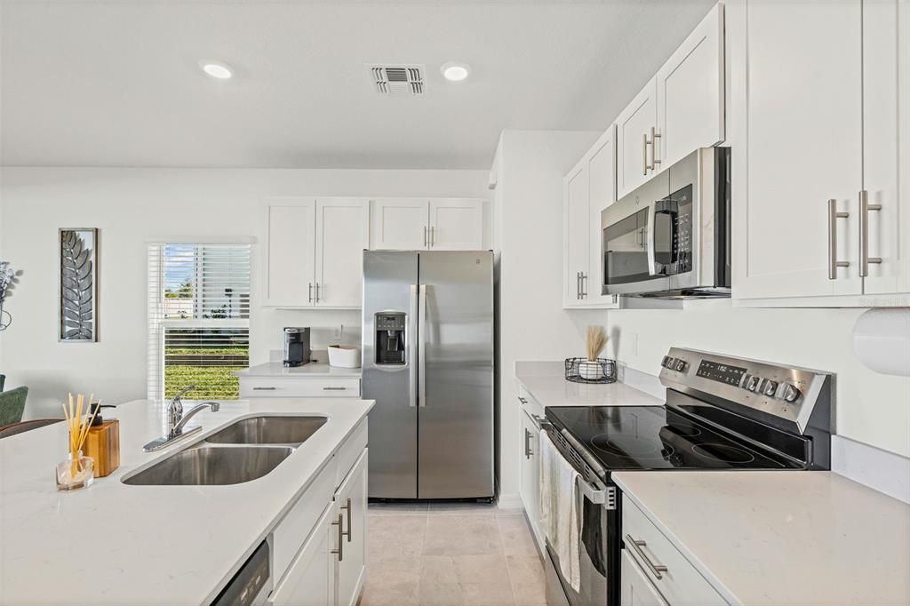 В аренду: $2,100 (3 спален, 2 ванн, 1405 Квадратных фут)