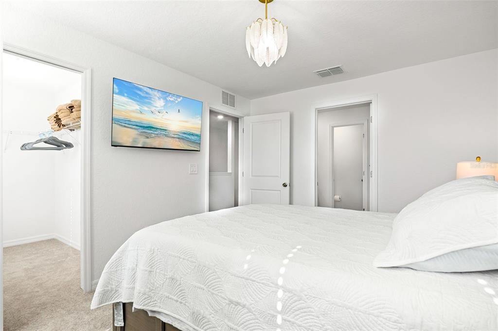 В аренду: $2,100 (3 спален, 2 ванн, 1405 Квадратных фут)