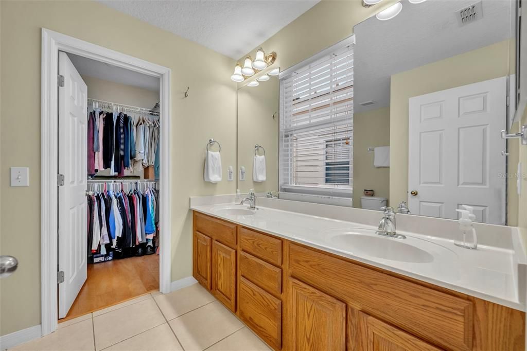 For Sale: $429,900 (2 beds, 2 baths, 1440 Square Feet)