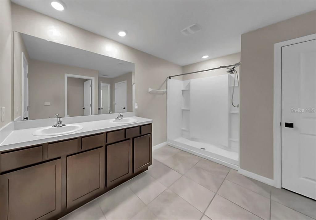 For Sale: $389,000 (4 beds, 2 baths, 2308 Square Feet)