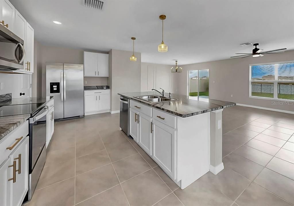 For Sale: $389,000 (4 beds, 2 baths, 2308 Square Feet)