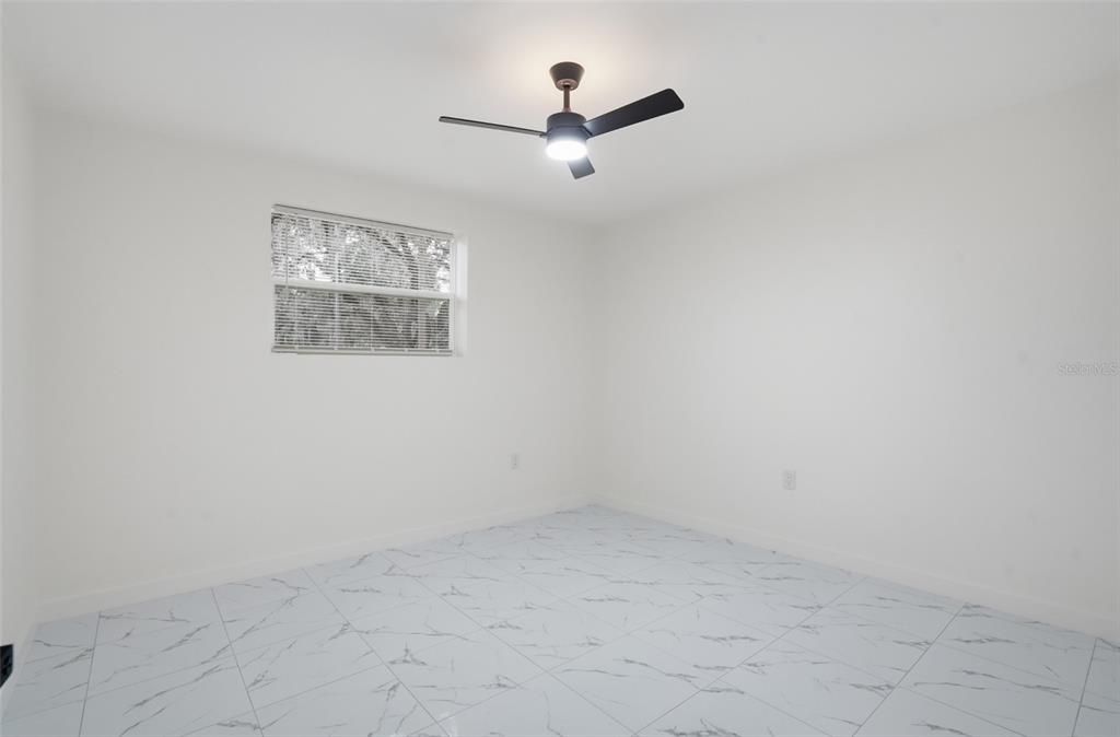 待售: $325,000 (3 贝兹, 2 浴室, 1015 平方英尺)