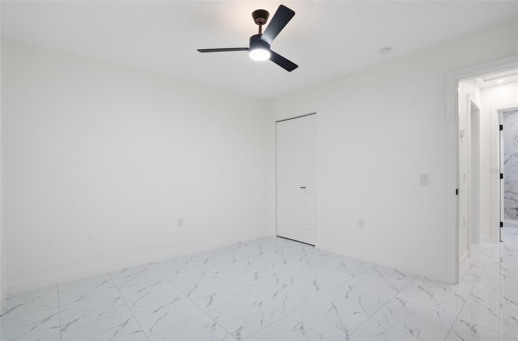 待售: $325,000 (3 贝兹, 2 浴室, 1015 平方英尺)