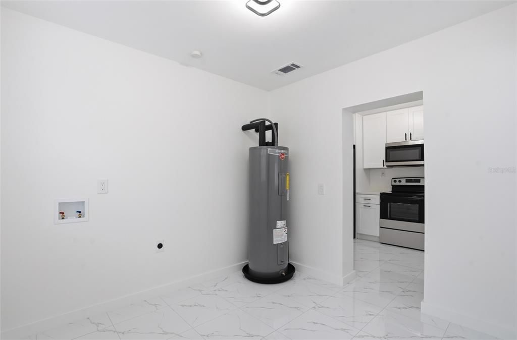 待售: $325,000 (3 贝兹, 2 浴室, 1015 平方英尺)