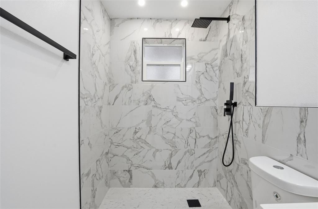 待售: $325,000 (3 贝兹, 2 浴室, 1015 平方英尺)