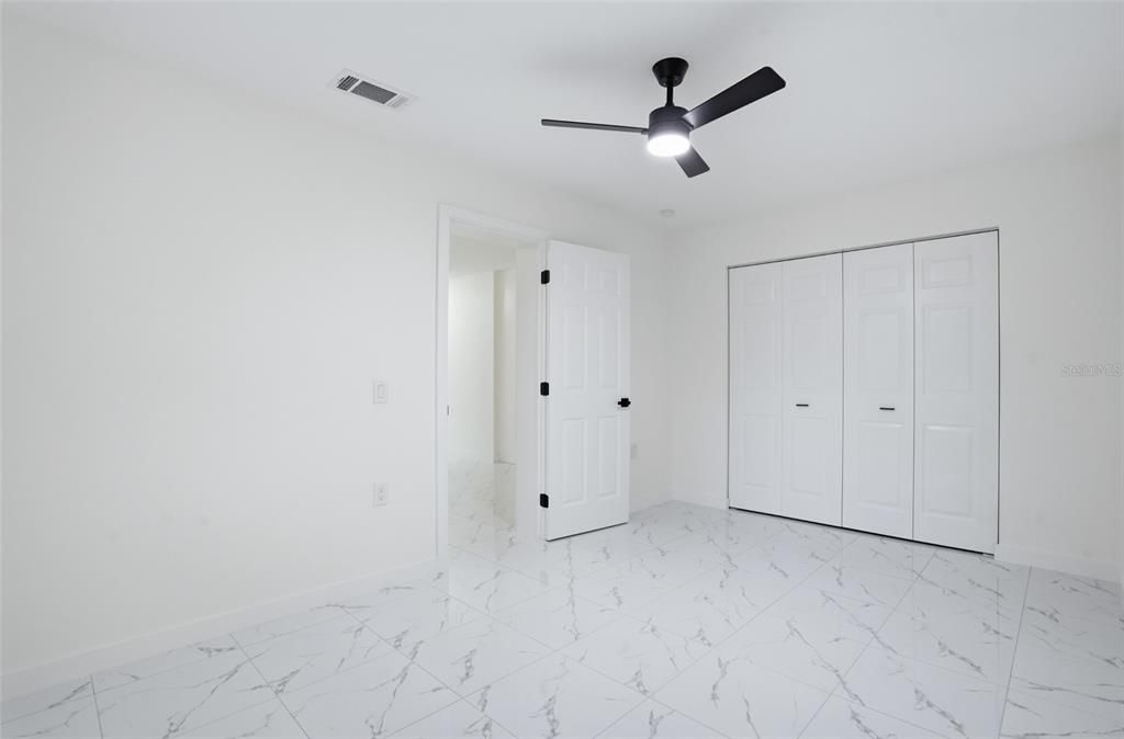 待售: $325,000 (3 贝兹, 2 浴室, 1015 平方英尺)