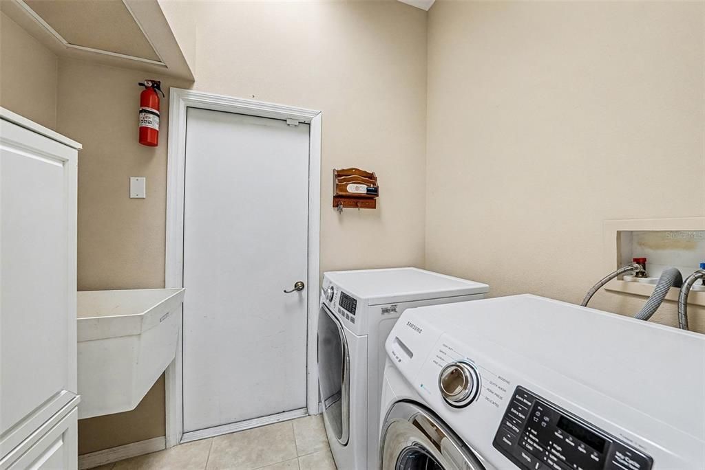 На продажу: $450,000 (3 спален, 2 ванн, 1809 Квадратных фут)