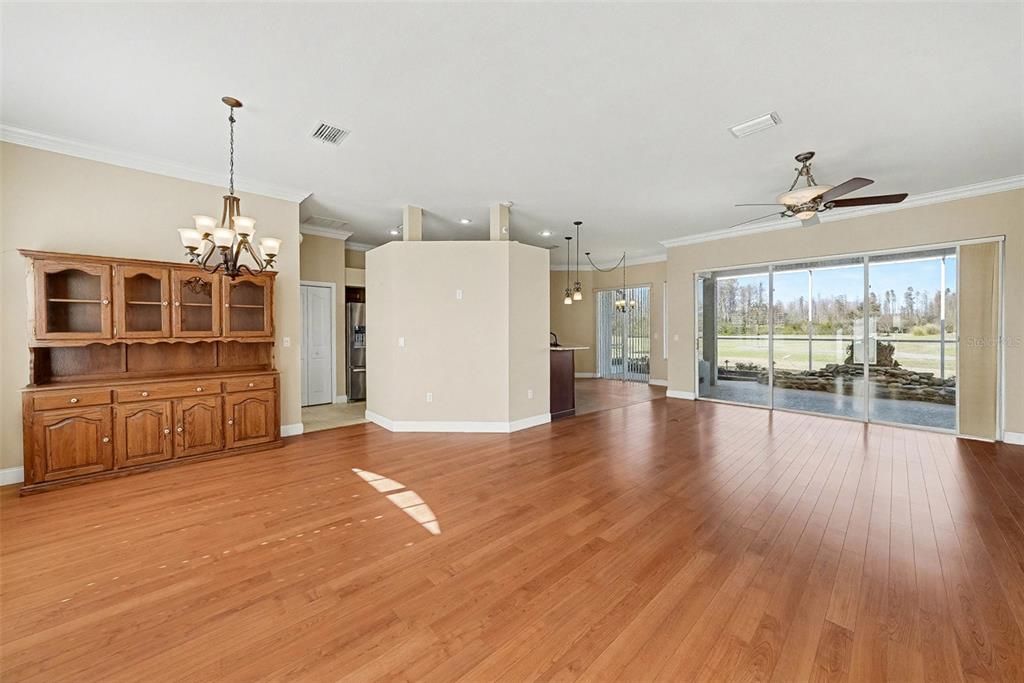 На продажу: $450,000 (3 спален, 2 ванн, 1809 Квадратных фут)