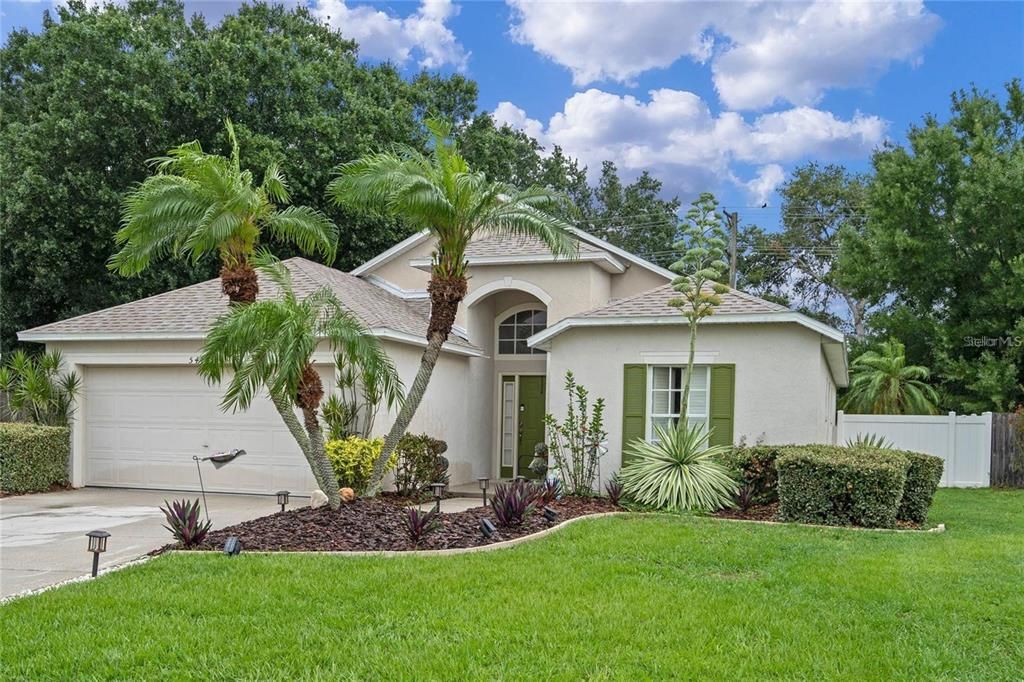 For Rent: $2,200 (3 beds, 2 baths, 1453 Square Feet)