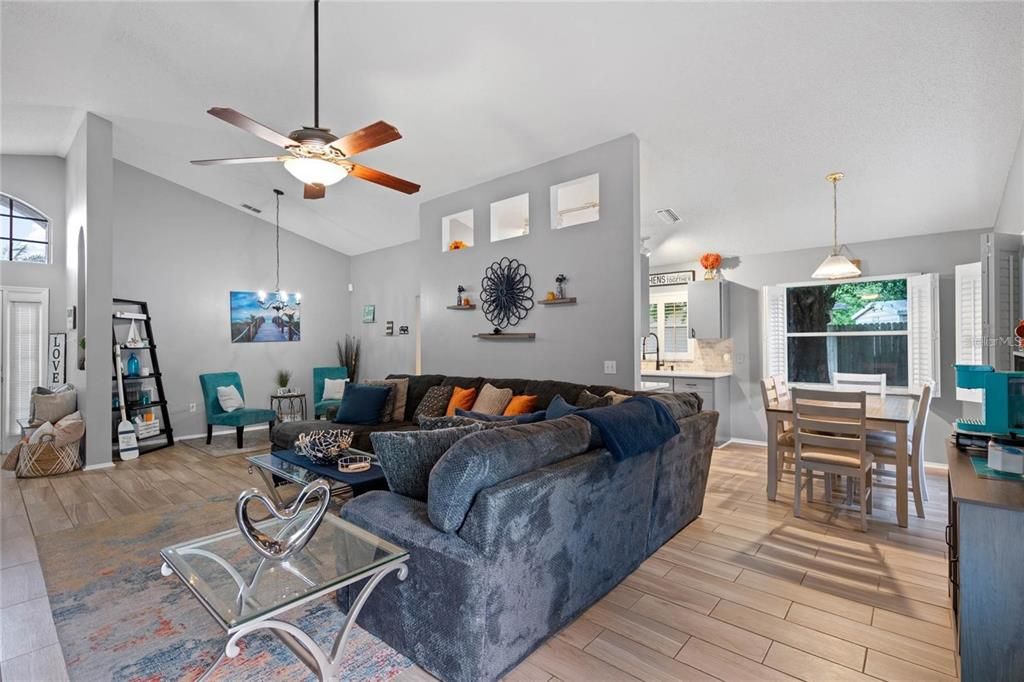 For Rent: $2,200 (3 beds, 2 baths, 1453 Square Feet)