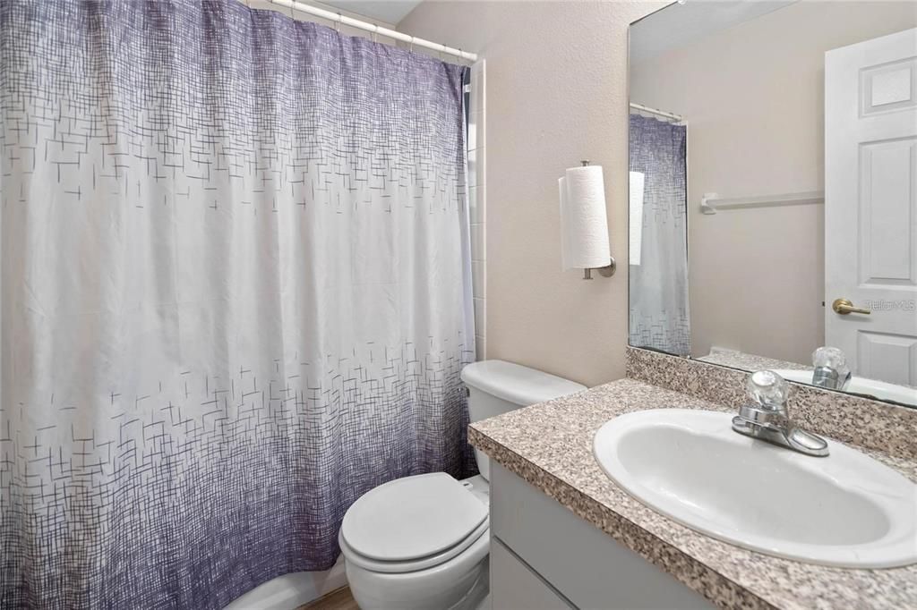 For Rent: $2,200 (3 beds, 2 baths, 1453 Square Feet)