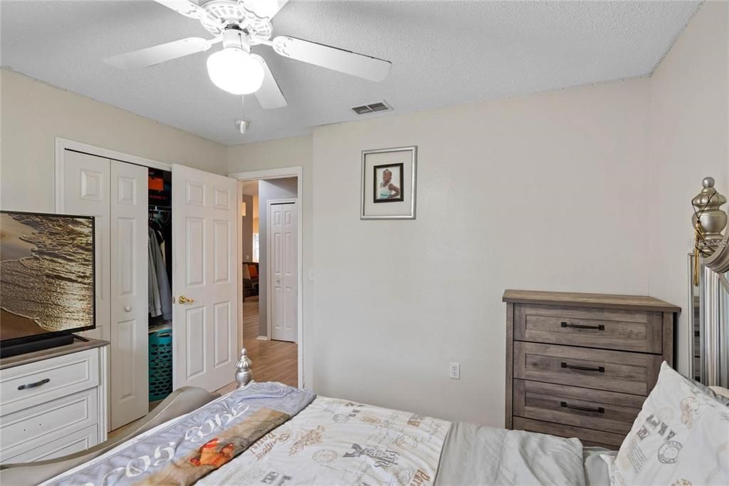 For Rent: $2,200 (3 beds, 2 baths, 1453 Square Feet)