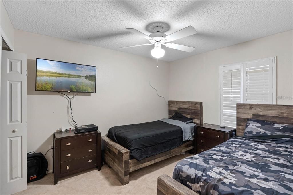 For Rent: $2,200 (3 beds, 2 baths, 1453 Square Feet)