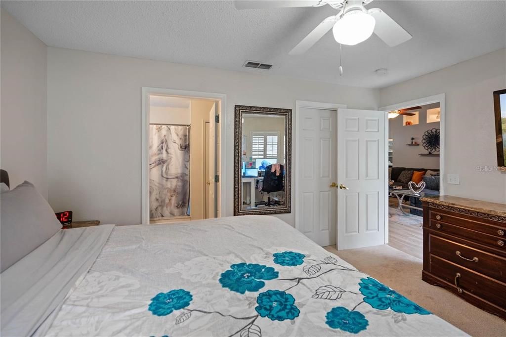 For Rent: $2,200 (3 beds, 2 baths, 1453 Square Feet)