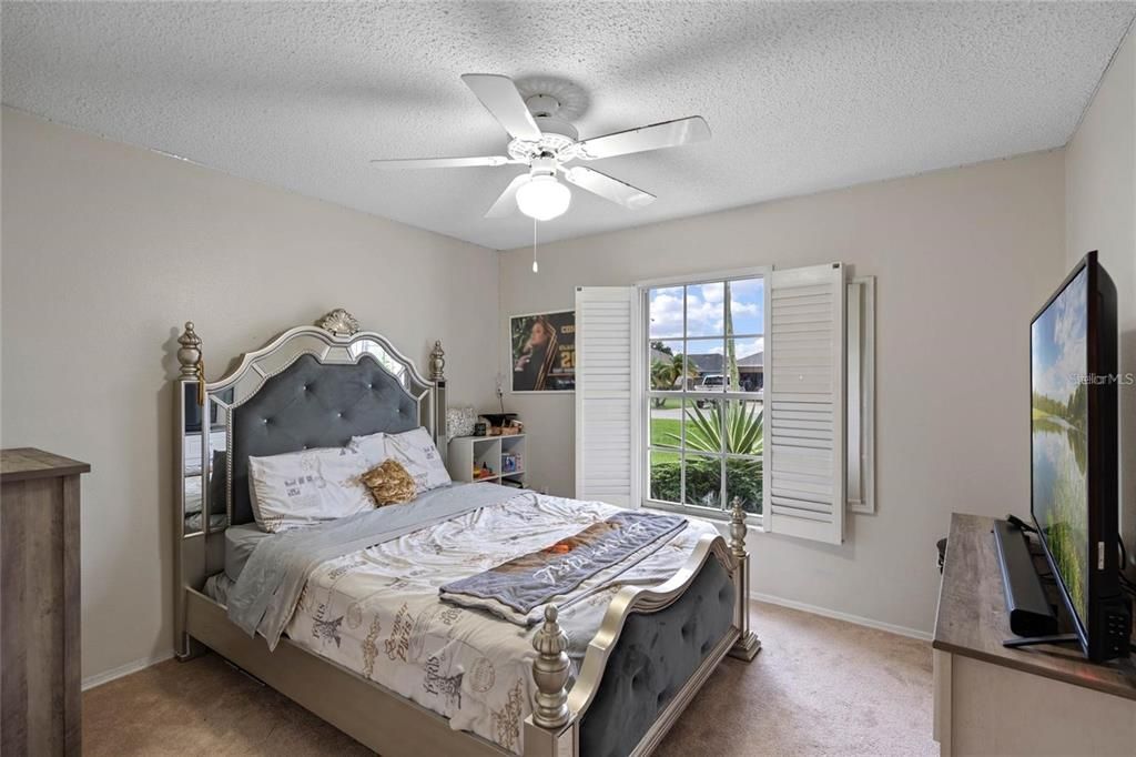 For Rent: $2,200 (3 beds, 2 baths, 1453 Square Feet)