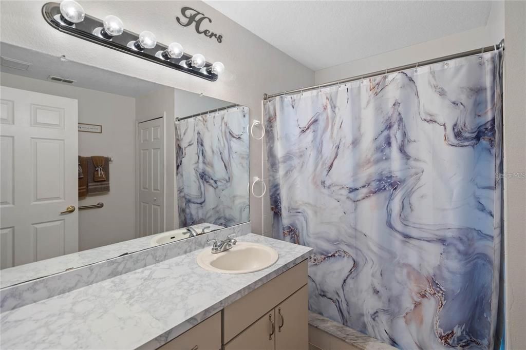 For Rent: $2,200 (3 beds, 2 baths, 1453 Square Feet)