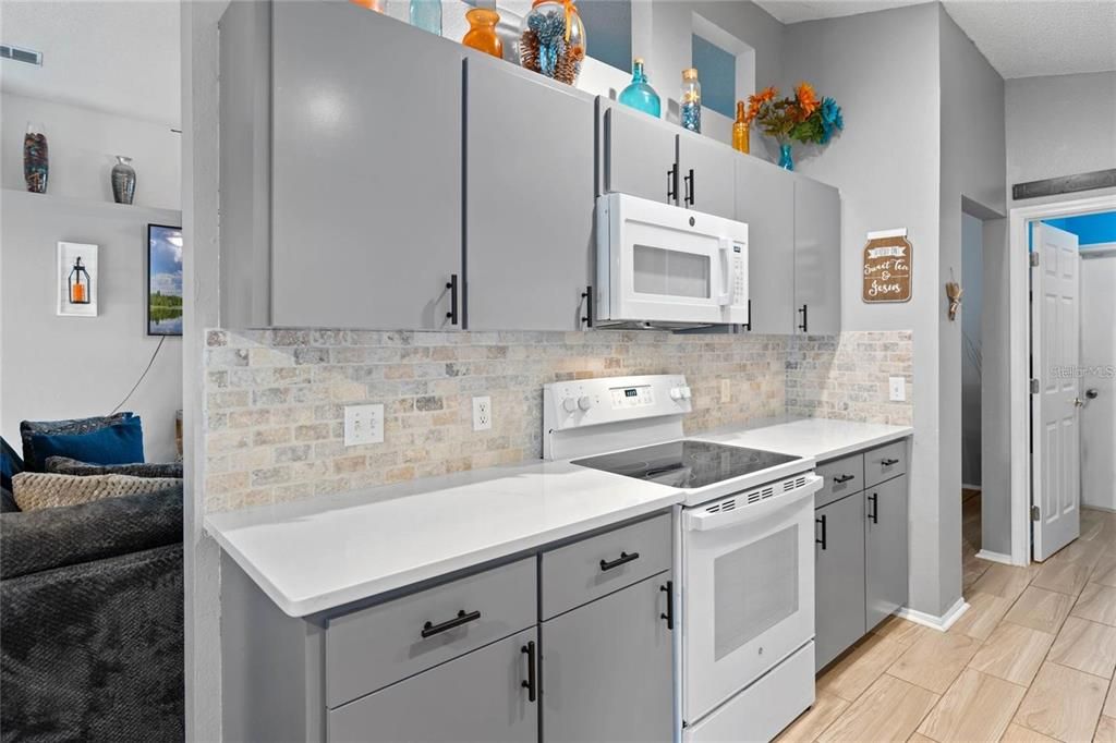 For Rent: $2,200 (3 beds, 2 baths, 1453 Square Feet)