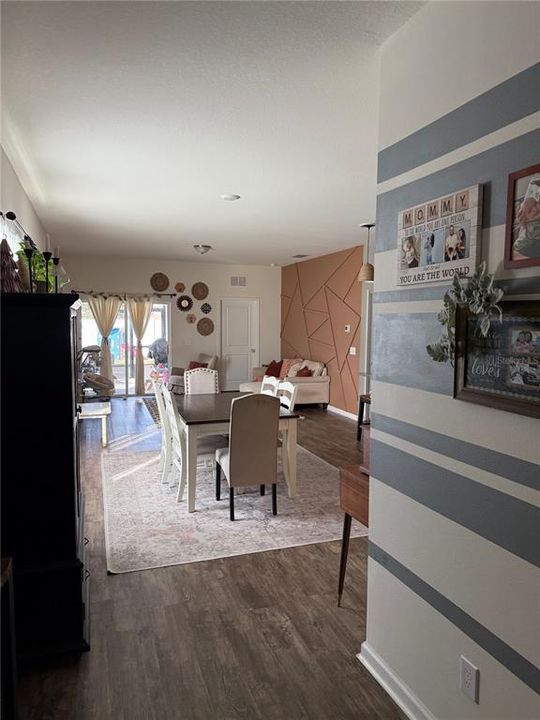 For Sale: $325,000 (3 beds, 2 baths, 1537 Square Feet)