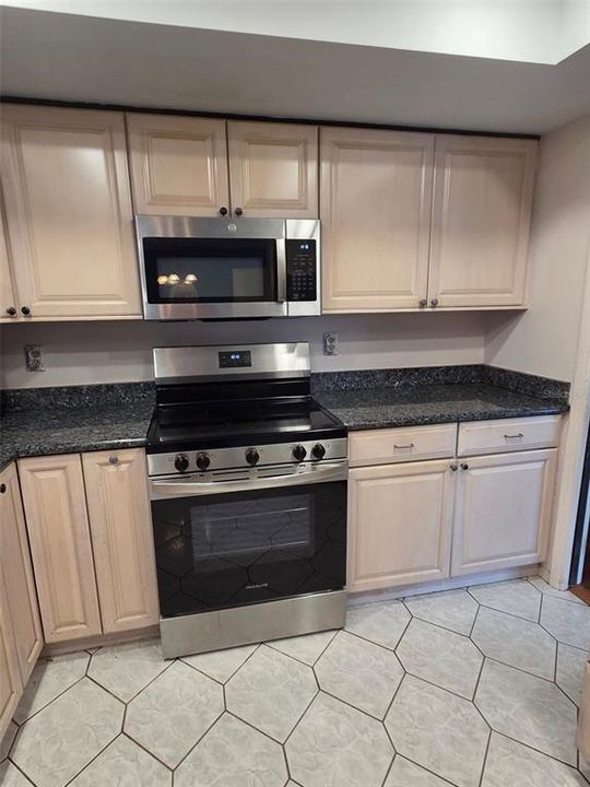 En Venta: $339,900 (3 camas, 2 baños, 1549 Pies cuadrados)