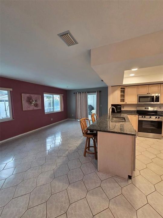 En Venta: $339,900 (3 camas, 2 baños, 1549 Pies cuadrados)