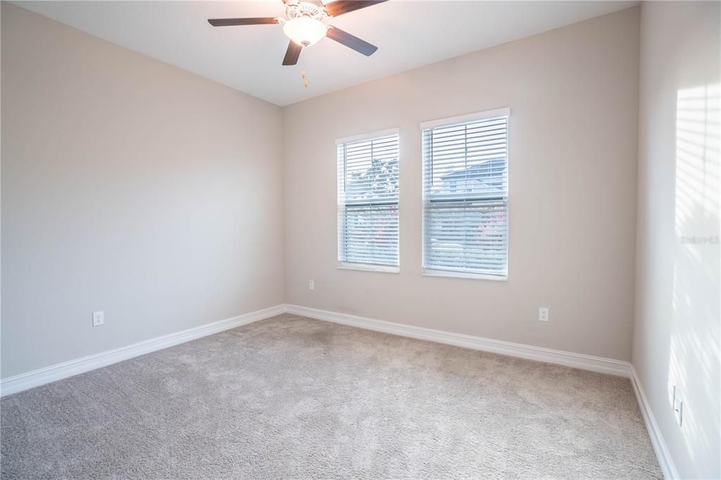 En Venta: $539,500 (4 camas, 3 baños, 2453 Pies cuadrados)