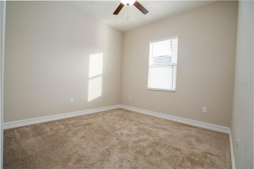 En Venta: $539,500 (4 camas, 3 baños, 2453 Pies cuadrados)