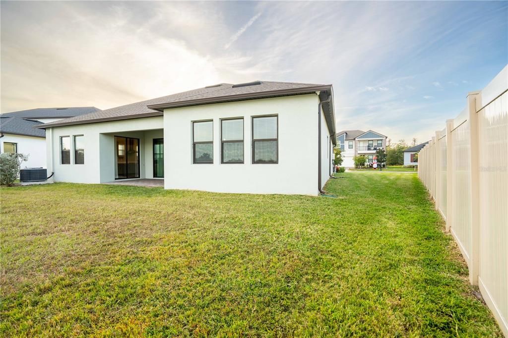 En Venta: $539,500 (4 camas, 3 baños, 2453 Pies cuadrados)